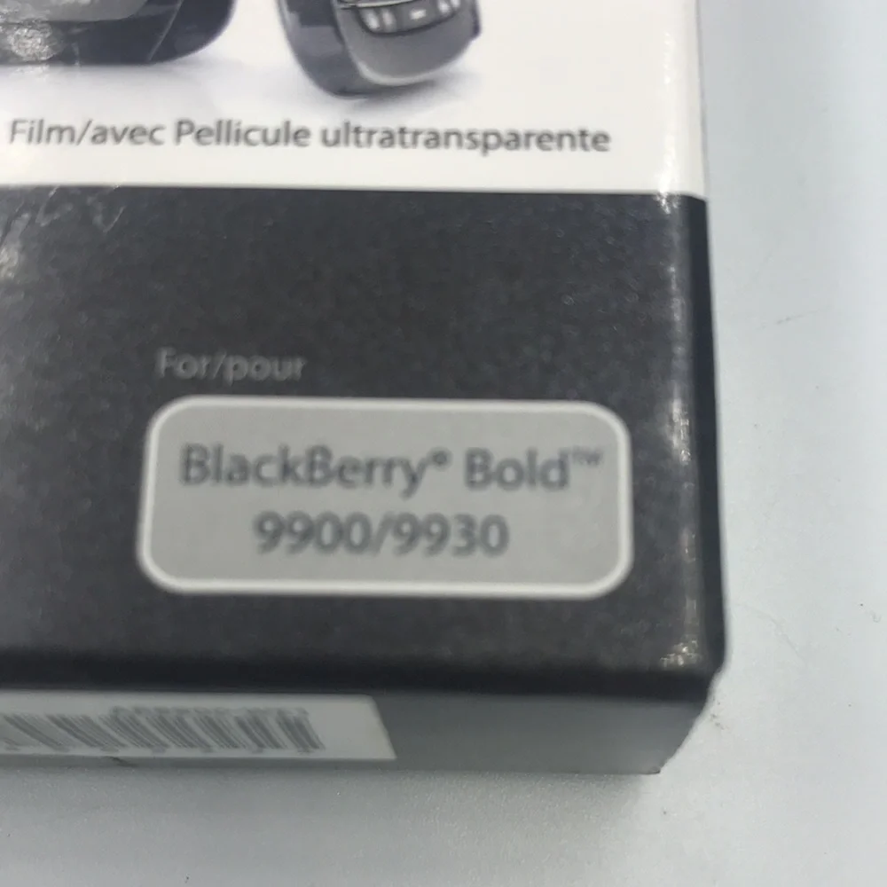 iSkin Aura cell phone cover for blackberry Gold 9900/9930